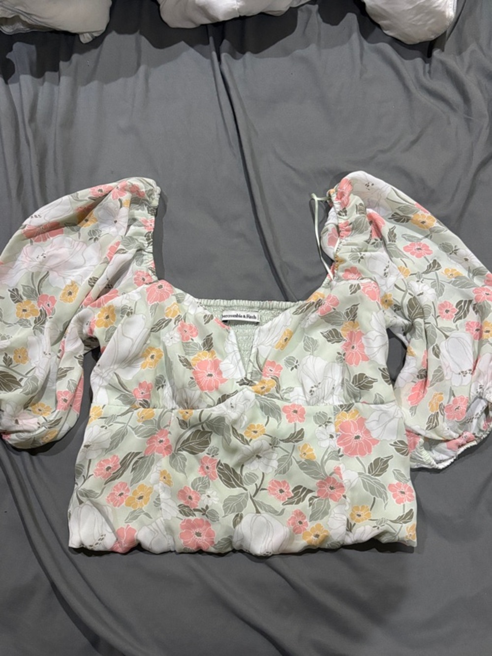 Abercrombie & Fitch Floral Puff-Sleeve Blouse in White, Pink & Yellow
